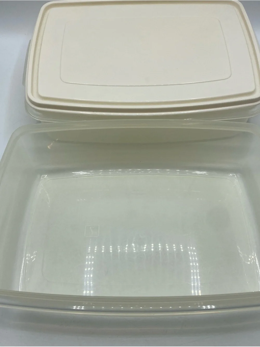 2 Vintage Rubbermaid Servin Saver #7 Rectangle 17 Cup 0006 Sheer & 1 Almond Lid
